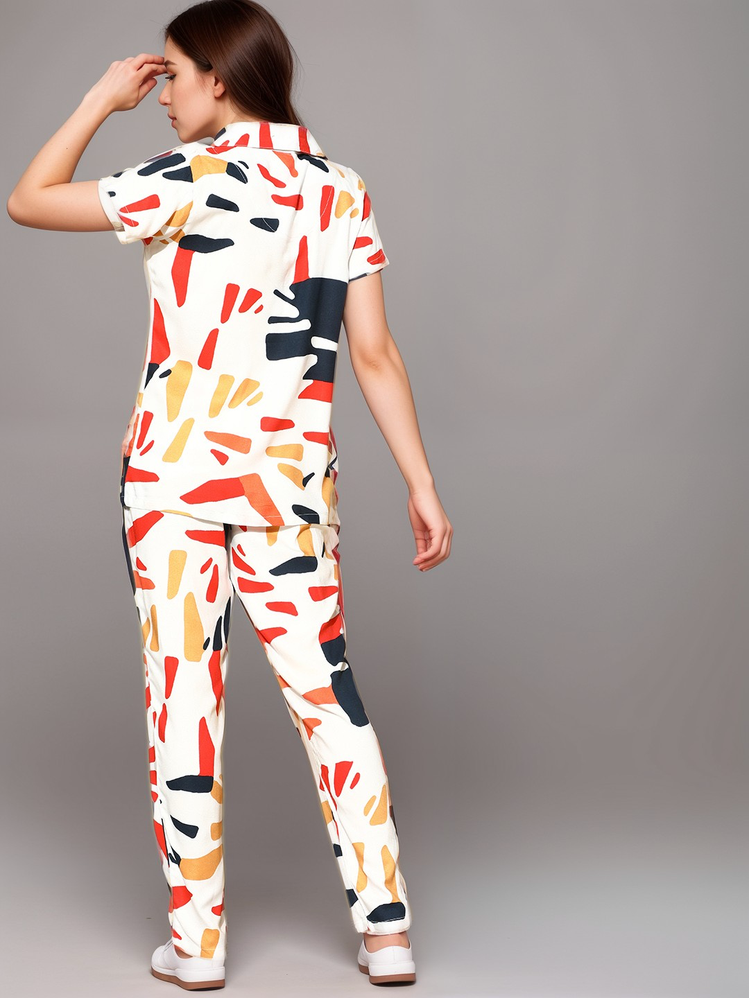 TerraDesi Women Modern Classic White Printed Night Suit